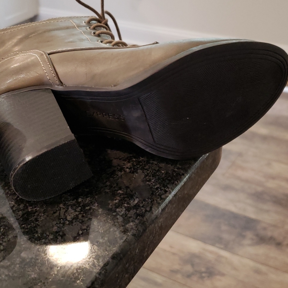 Boots - Picture 6 of 6